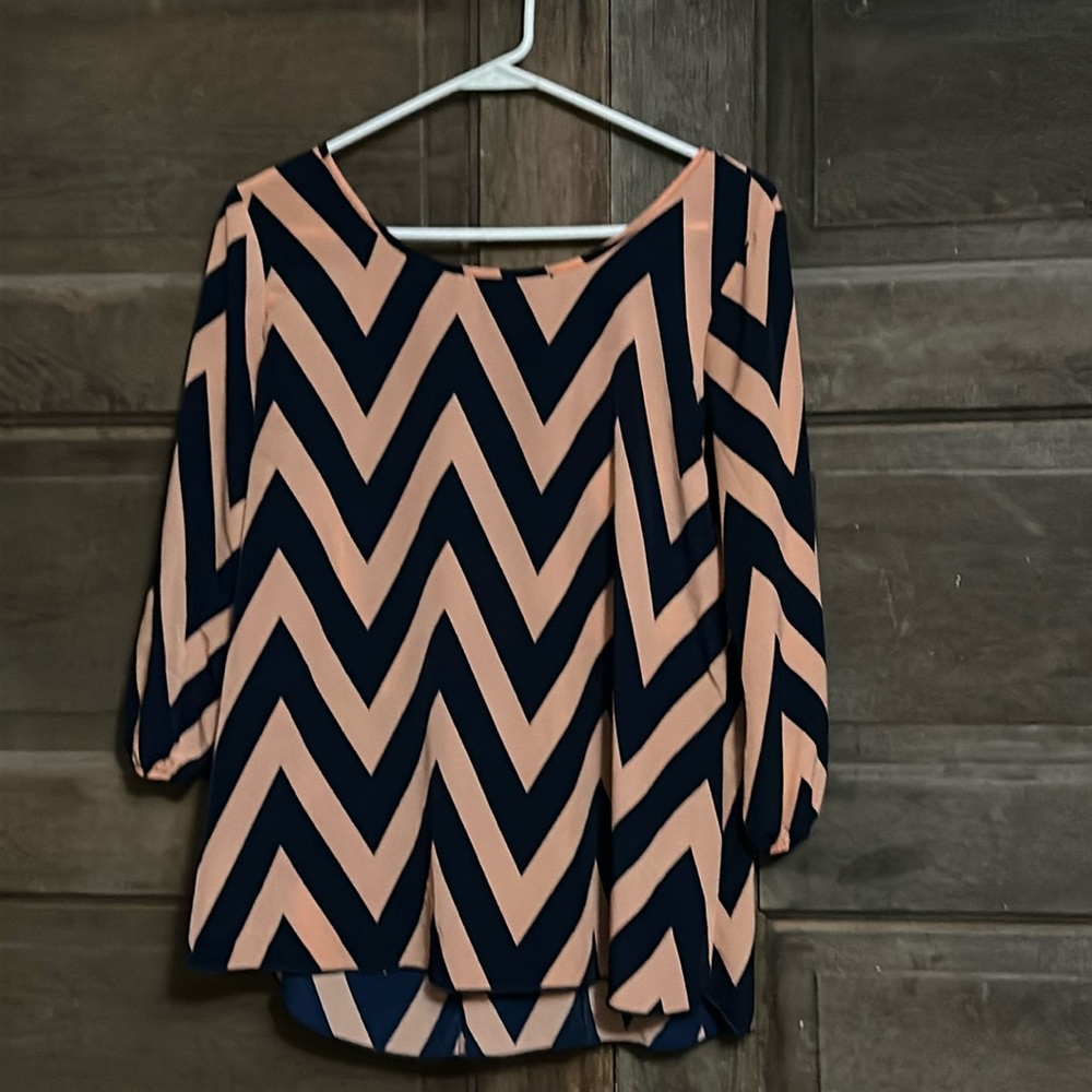 Moa Moa Womens Chiffon Zig Zag Tunic Shirt Top Sz L Made in USA Has Bow